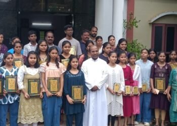 തൂത്തൂർ ഫെറോന വിദ്യാഭ്യാസ ശുശ്രൂഷ സമിതി മെറിറ്റ് അവാർഡ് നൽകി വിദ്യാർഥികളെ ആദരിച്ചു