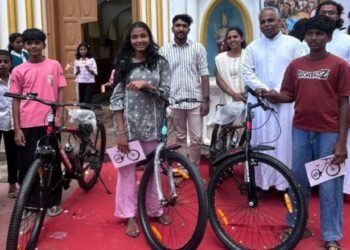 കരുണയുടെ സ്പർശവുമായി തെക്കേ കൊല്ലങ്കോട് കെസിവൈഎം യൂണിറ്റിന്റെ ദിനാഘോഷം