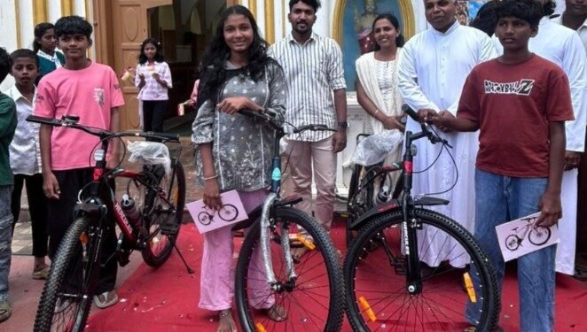 കരുണയുടെ സ്പർശവുമായി തെക്കേ കൊല്ലങ്കോട് കെസിവൈഎം യൂണിറ്റിന്റെ ദിനാഘോഷം