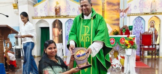 ശാന്തിപുരം ഇടവക വിദ്യാഭ്യാസ സമിതി പഠന മേഖലയിൽ മികവു പുലർത്തിയവരെ ഇടവക ആദരിച്ചു