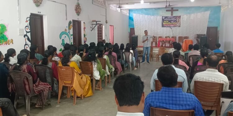 പുല്ലുവിള ഫെറോന വിദ്യാഭ്യാസ ശുശ്രൂഷ ഉന്നതവിജയം കർസ്ഥമാക്കിയ വിദ്യാർഥികളെ മെറിറ്റ് അവാർഡ് നൽകി ആദരിച്ചു