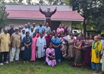 വട്ടിയൂർക്കാവ് ലിറ്റിൽ ഫ്ലവർ ദേവാലയത്തിലെ  വിശ്വാസികൾ പൂർണ്ണ ദണ്ഡവിമോചനത്തിനായി വി. ഫ്രാൻസിസ് അസീസി ദേവാലയവും ആശ്രമവും സന്ദർശിച്ചു