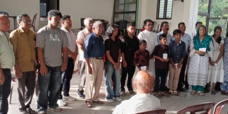 വിൻസെന്റ് ഡി. പോൾ വട്ടിയൂർക്കാവ് ഫെറോന ഏരിയ കൗൺസിൽ വിദ്യാർഥികൾക്ക് പഠന മേശയും കസേരയും വിതരണം ചെയ്തു