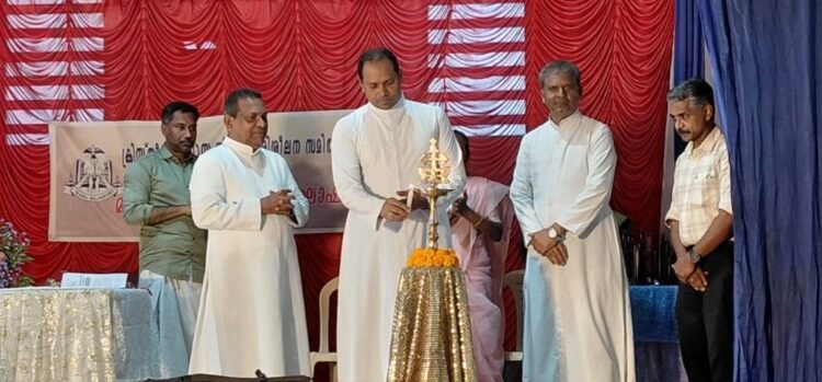 കഴക്കൂട്ടം ഫെറോനയിൽ മതബോധന വാർഷികവും വിദ്യാഭ്യാസ മെറിറ്റ് അവാർഡ് വിതരണവും ശുശ്രൂഷകൾ സംയുക്തമായി നടത്തി