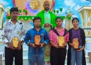ആഴാകുളം ഇടവകയിൽ വിദ്യാഭ്യാസ ശുശ്രൂഷ സമിതി അധ്യാപക ദിനാഘോഷത്തിൽ മെറിറ്റ് അവാർഡ് നൽകി