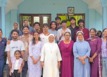 പേട്ട ഇടവക കെ.സി.വൈ.എം-ന്റെ നേതൃത്വത്തിൽ കരുണ നിവാസ് ഗേൾസ് ഹോം സന്ദർശിച്ചു