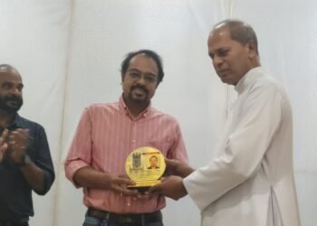 പാളയം ഇടവകയിൽ ആദരിക്കൽ ചടങ്ങും ആരോഗ്യ ബോധവൽക്കരണ ക്ലാസും സംഘടിപ്പിച്ചു