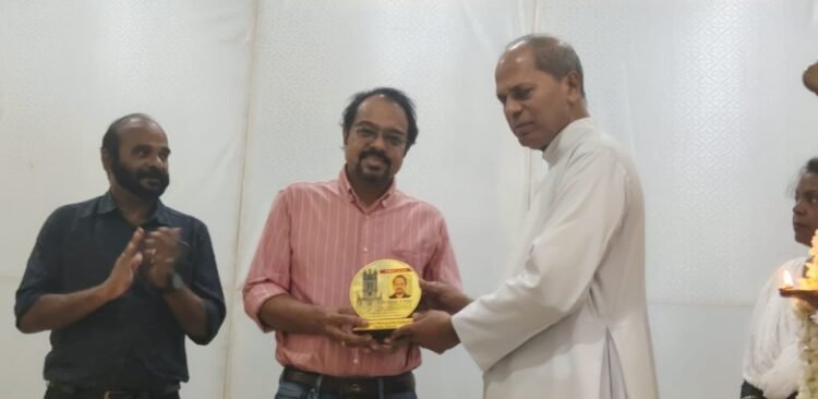 പാളയം ഇടവകയിൽ ആദരിക്കൽ ചടങ്ങും ആരോഗ്യ ബോധവൽക്കരണ ക്ലാസും സംഘടിപ്പിച്ചു