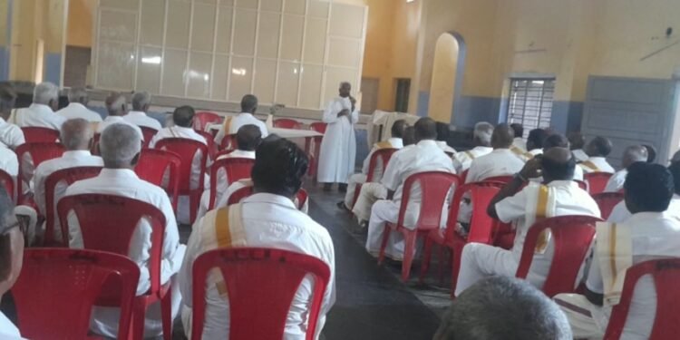 വലിയതുറ ഫെറോന അൽമായ ശുശ്രുഷ സമിതി കൊമ്പ്രിയ സഭാംഗങ്ങളുടെ കൂടിവരവ് നടത്തി