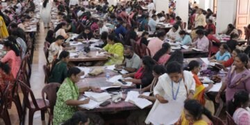 വേളി ഇടവകയിൽ 872 കൈകളിലൂടെ മണിക്കുറുകൾക്കുള്ളിൽ പൂർത്തിയായത് സമ്പൂർണ ബൈബിൾ        